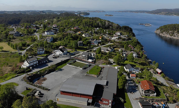 Foldrøy Montessoriskule og skulebygget